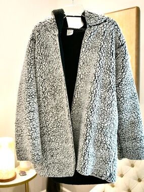 PINK Victoria's Secret Gray Teddy Sherpa Open-Front Jacket